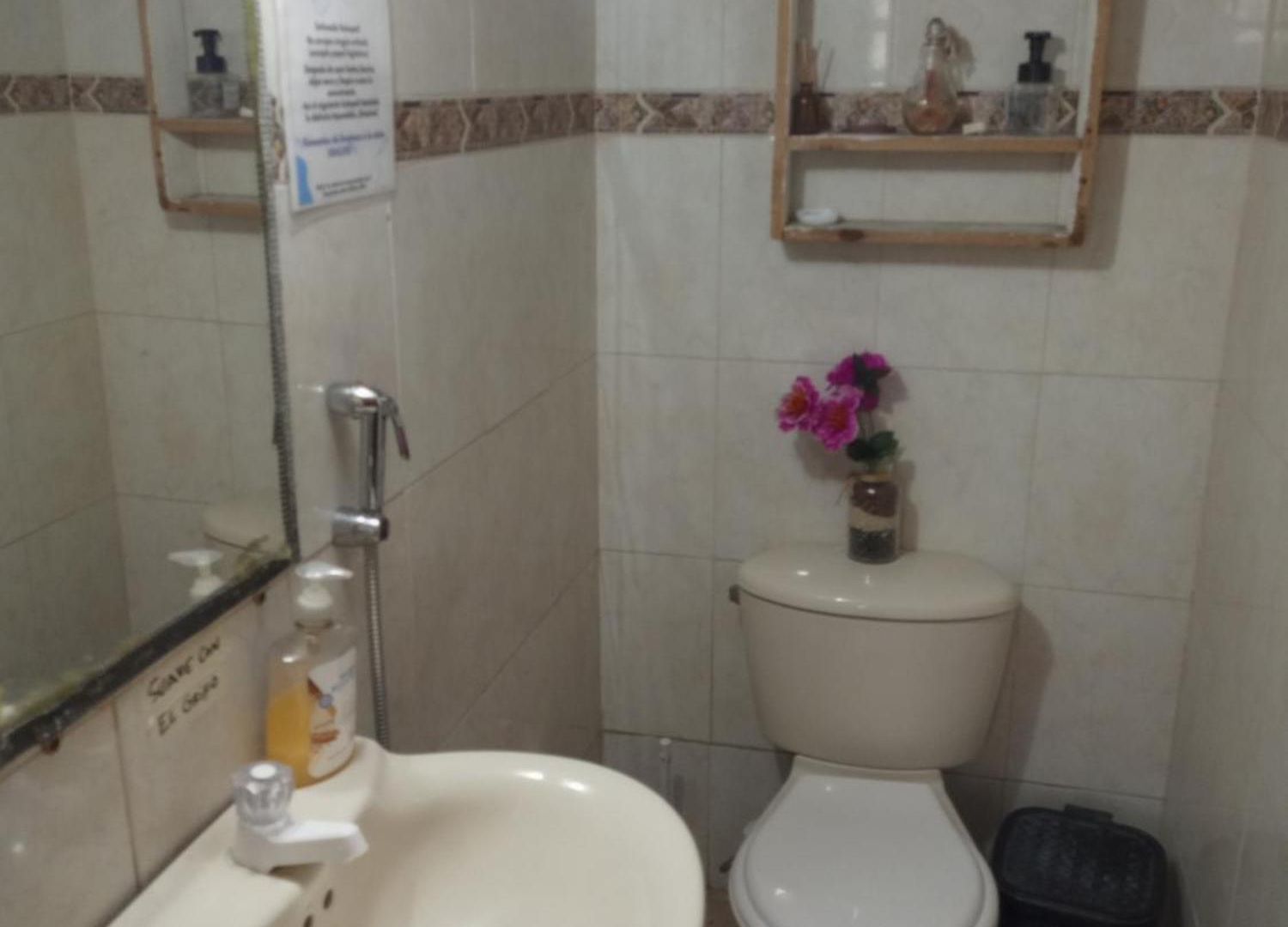Económica Cómoda Con Ventilador Triple En A 5 Min De Cruceros Y Del Centro Pensión Cartagena